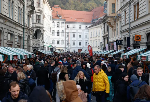 Slovenija, Ljubljana, 09.11.2024, 09. November 2024Ljubljanska vinska pot, dogodek, družba, &scaron;ampanjec, vino, sir, meso, hrana, ljudje, portret, martinovanje,Foto: Nik Rovan/F.A.Bobo
