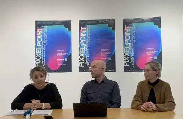 Na novinarski konferenci so festival predstavili (z leve): vodja projekta Pavla Jarc, vodja kuratorske skupine Peter Purg in koordinatorka projekta Mateja Polj&scaron;ak Furlan.