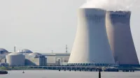 Jedrska elektrarna Doel se nahaja na bregu reke Scheldt, blizu vasi Doel v flamski provinci Vzhodna Flandrija, na obrobju mesta Antwerpen.