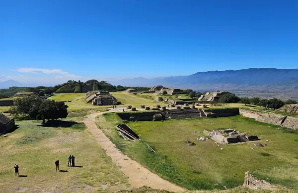 Monte Alb&aacute;n, ru&scaron;evine Zapotekov
