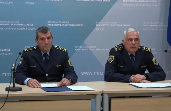 Vodja službe generalnega direktorja policije Uro&scaron; Lepo&scaron;a in vodja strokovnega nadzora nad policisti PU Novo mesto Danijel Lorbek