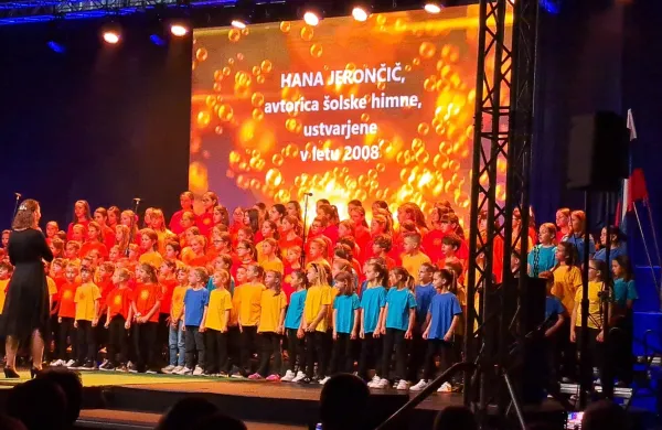 &ldquo;Naj vas ne bo strah vi&scaron;ine,
naj bo znanje va&scaron; veter v krila&rdquo;