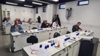 Na tekmovanju Mlado oljčno olje 121 vzorcev oljčnega olja, novinarji in gostinci izbirali svojega &scaron;ampiona
