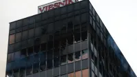 Hrvaska, Zagreb.Stolpnica Vjesnika v Zagrebu po požaru &scaron;e vedno ni varna, tudi promet okoli stavbe je zaprt.