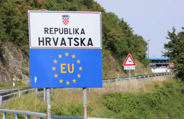 Dragonja, 22.05.2020Mejni prehod Dragonja,Slovenija-Hrva&scaron;ka kolone vozil, pregledovanje kontrola prometa