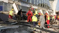 Srbija,Novi Sad, 01.11.2024, 01. November 2024 ZruĹˇil se je nadvoz ĹľelezniĹˇke postaje v Novem Sadu, na terenu je ve&Auml;Ťje Ĺˇtevilo gasilcev in reĹˇevalnih vozil, reĹˇevalne ekipe pa izvabljajo ljudi, ujete pod konstrukcijo podrtega nadvoza,dogodek, arhitektura Foto:Pixsell/F.A.Bobo