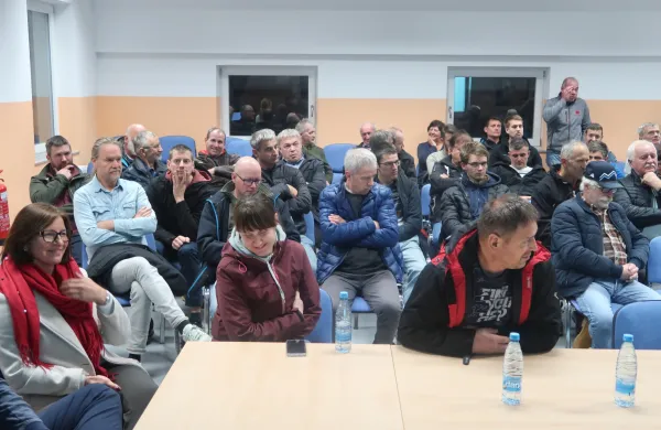 Lastnika peskokopa Raspet sta krajanom Bukovega zagotovila sodelovanje pri obnovi ceste