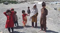 Zakoncev Stritar so se na &scaron;tevilnih potovanjih najbolj dotaknili stiki z ljudmi, ki živijo popolnoma drugače, kot na primer pakistanski otroci, prepu&scaron;čeni samim sebi ob deročih rekah. 