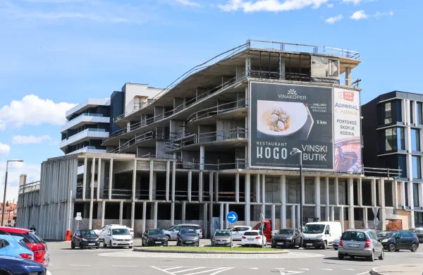 Koper, 17.04.2024Grafist, Gradnja, gradbi&scaron;ce poslovni objekt Solis