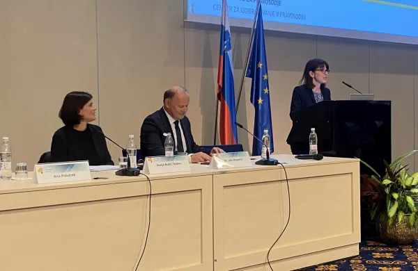 Bernardin, Dnevi du&scaron;evnega zdravja, Jože Ruparčič (na sredini), za govornico Ana Polutnik