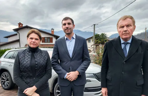 vlada, ministri, Posočje, Tolmin, od leve - Alenka Bratu&scaron;ek, Alen Červ