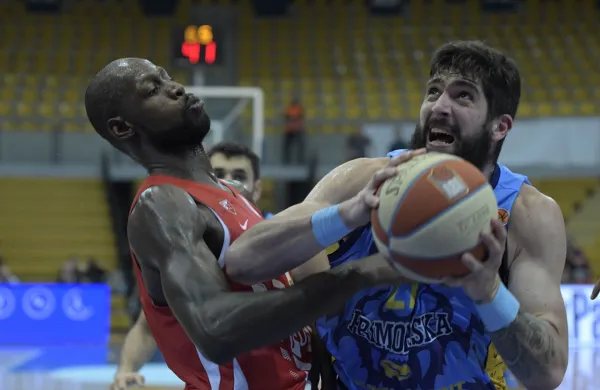 : Ko&scaron;arka, superpokal Aba, Crvena zvezda: Koper Primorska 82:88, Žiga Dimec in James Gist