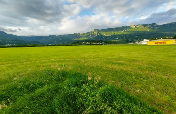 Ajdov&scaron;čina letali&scaron;če zemlji&scaron;če Park znanja Biotehnopolis
