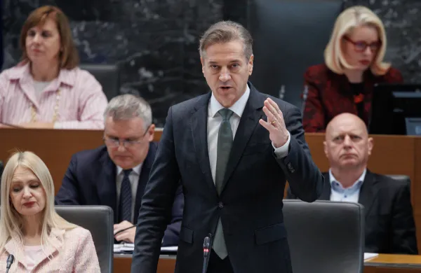 Ljubljana, DZ.Zacetek redne seje DZ s poslanskimi vprasanji premier Robert Golob in ministrska ekipa.Predsednik vlade Robert Golob.