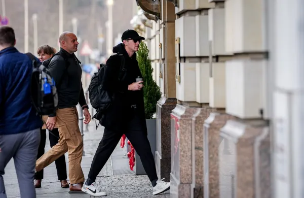 Nemcija, Berlin.Zet ameriskega predsednika Jared Kushner je prispel v hotel Adlon, kjer bo sodeloval z ukrajinskimi in evropskimi predstavniki o nacrtih za koncanje vojne v Ukrajini.