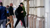 Nemcija, Berlin.Zet ameriskega predsednika Jared Kushner je prispel v hotel Adlon, kjer bo sodeloval z ukrajinskimi in evropskimi predstavniki o nacrtih za koncanje vojne v Ukrajini.