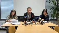 Ljubljana, Dom sindikatov.Novinarska konferenca drustva Delavska svetovalnica o usodi kazenskih ovadb zaradi krsitev temeljnih pravic delavcev, ogrozanja varnosti pri delu, trgovine z ljudmi in drugih kaznivih dejanj.Foto: STA