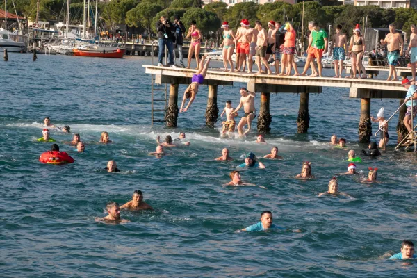 Portoro?, 01.01.2026Novoletni skok v morje 2026