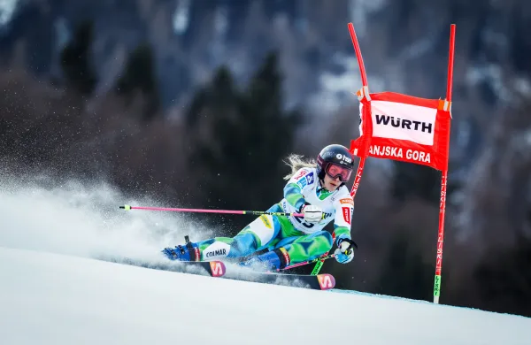 Kranjska Gora.Veleslalomska tekma svetovnega pokala v alpskem smucanju za zenske.Slovenska smucarka Ana Bucik Jogan.