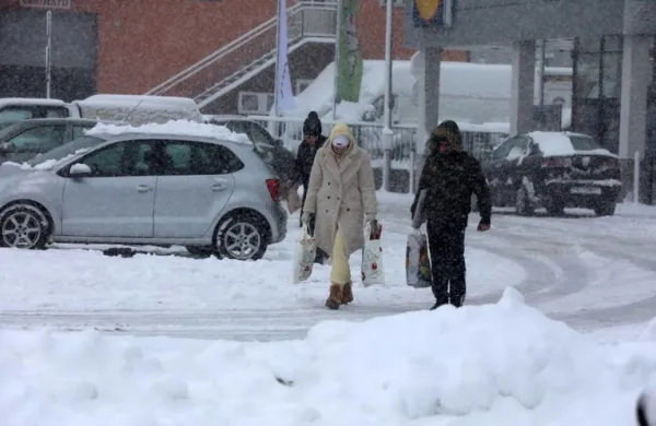 Na Reki in v okolici sneži.