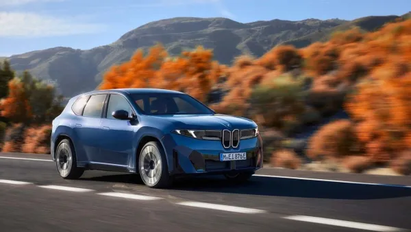 Med premijskimi avtomobili za najbolj vročo novost velja BMW iX1, ki ga izdelujejo na Madžarskem.