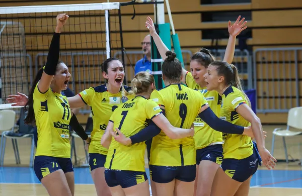 Koper, 21.10.2023Arena Bonifika, Odbojka, Ženske, OK Koper - Geni Volley