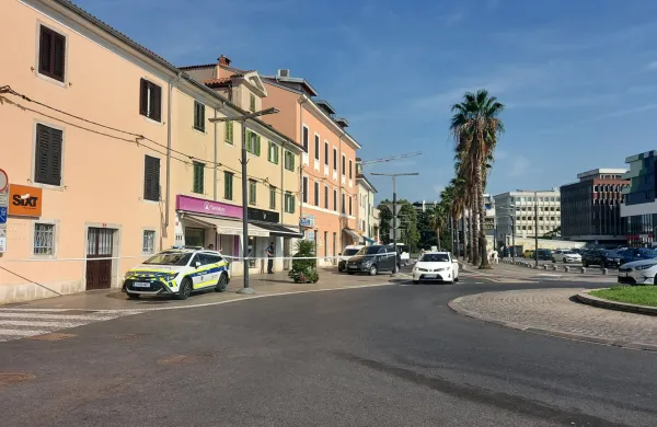 Igralnico, menjalnico in trgovino z zlatom so predlani oropali tujci