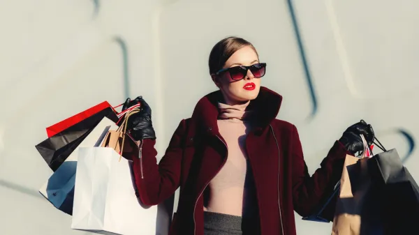 Poceni moda s kitajskih spletnih platform, kot sta Temu in Shein, ogroža zdravje ljudi in okolje.