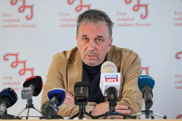 Predsednik ZSSS Andrej Zorko poudaril, da se mora začeti razpravo in določiti tudi spodnjo mejo za delo na mrazu.