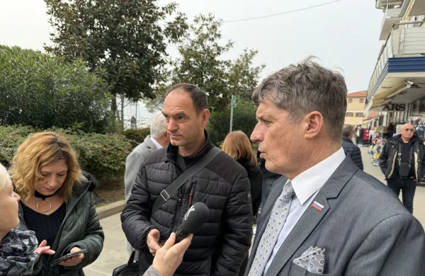 Obrambni minister Borut Sajovic, Izola