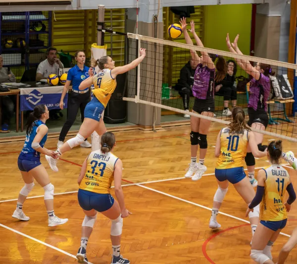 Koper, 17.01.2026odbojka 1A.DOL ?enske - 1.AZ ligaAnkaran: GEN-i 2:1Žana Godec (9)