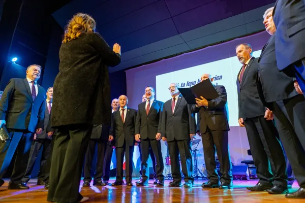 &ldquo;Dragotin Kette je bil političen, ker je pisal z družbenega roba&rdquo;