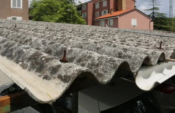 Mestna občina Koper in Marjetica Koper začenjata novo akcijo brezplačnega prevzema nevarnih azbestnih odpadkov.