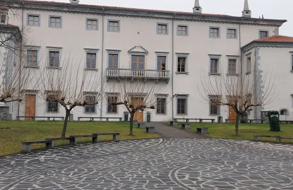 Vila Vipolže razpis gostinski del 
