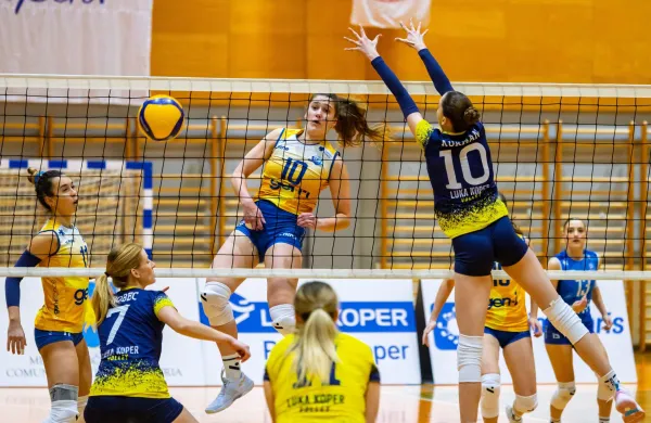 Tur&scaron;ki velikan(i) v Kanalu, Koprčanke po presenečenje v Novo Gorico