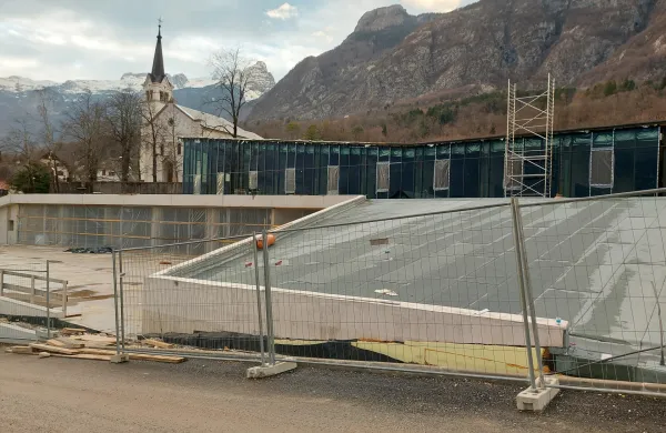 Bov&scaron;ko &scaron;portno dvorano naj bi odprli pred začetkom novega &scaron;olskega leta