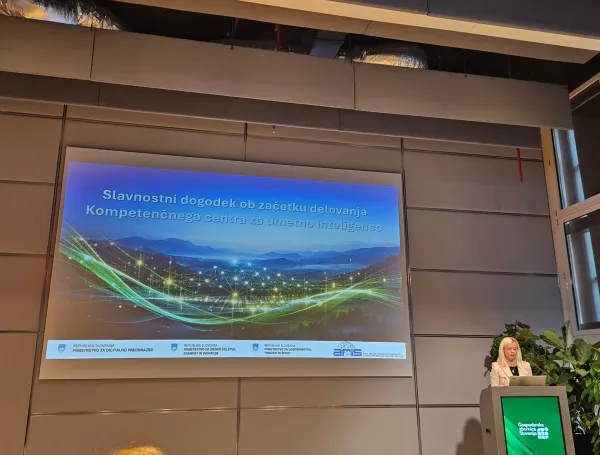Ministrica za digitalno preobrazbo Republike Slovenije mag. Ksenija Klampfer