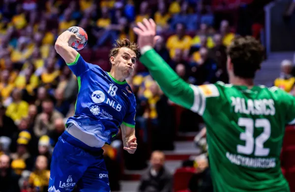 260125 Stas Slatinek Jovicic of Slovenia during the EHF European Handball Championship main round match between Slovenia and Hungary on January 25, 2026 in Malm&ouml;. Photo: Petter Arvidson/BILDBYRĹN/kod PA/PA1137hĺndball handboll handball handbolls-em 2026 slovenien slovenia hungary ungern ehf european handball championship bbeng,Image: 1069242179, License: Rights-managed, Restrictions: *** World Rights Except Austria, Denmark, Finland, Norway, and Sweden *** AUTOUT DNKOUT FINOUT NOROUT SWEOUT, Model Release: no, Credit line: Bildbyran/ddp USA/Profimedia