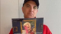 Williamsov album Britpop je 16. album na prvem mestu v njegovi solo karieri.