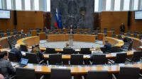 Ljubljana, DZ.Nadaljevanje seje DZ, na kateri so med drugim obravnavali predlog zakona o kazenski obravnavi mladoletnikov in novelo zakona o prekrskih.