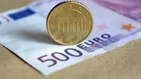 Sindikalne centrale opozarjajo na tveganja za prelivanje rasti plač v izplačilo dobička