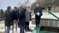 Na fotografiji z leve: direktor JP Komunala Izola Robi Flego, župan Milan Bogatič in Dorjan Kaligarič, vodja enote za kanalizacijo JP Komunala Izola