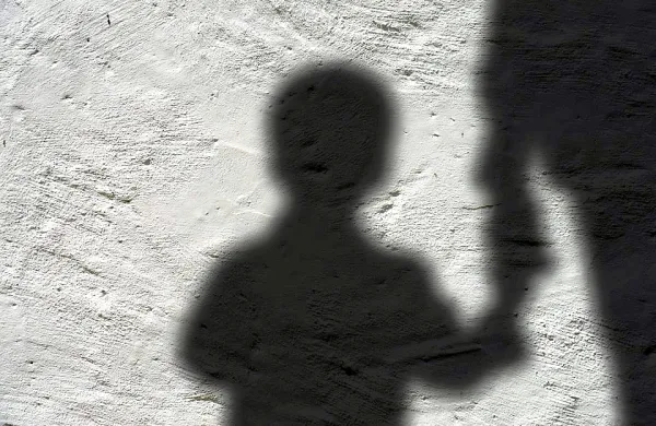 Spolne zlorabe otrok: ​od vasi na Krasu do spleta