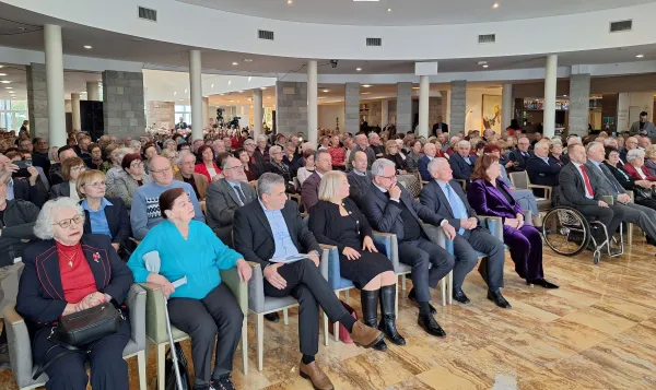 80 let ZDUS Zveza dru&scaron;tev upokojencev Slovenije, srečanje Hotel Delfin Izola, 30.1.2026
