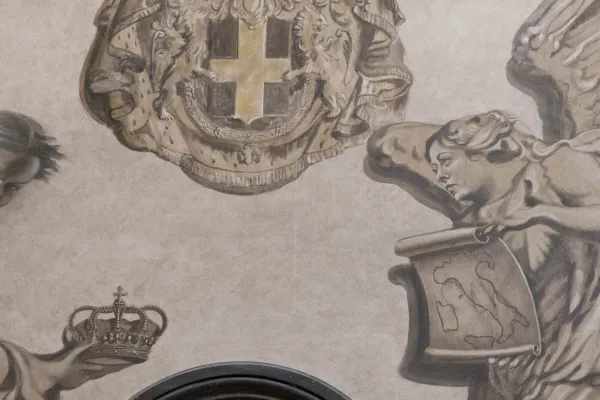 Obnovljena freska v Rimu vzbudila pozornost zaradi angela, podobnega Meloni.