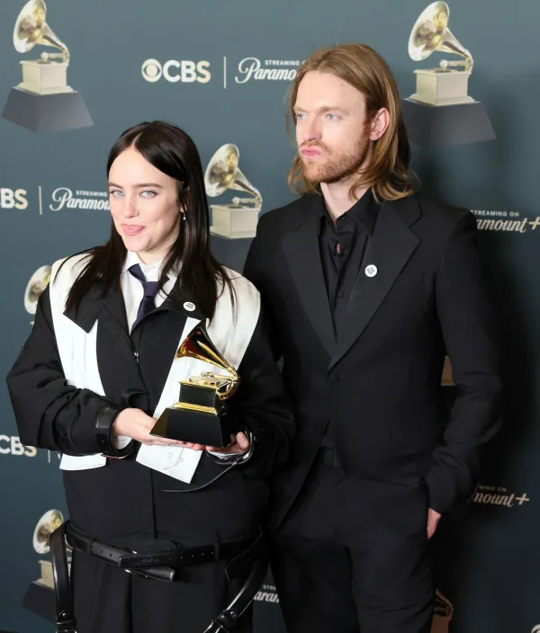 Zelo ostra do predsednika Trumpa je bila Billie Eilish, ob tem jo je podprl tudi njen brat Finneas.