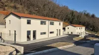 Prve hi&scaron;e za mlade v Dobravljah so nared, najemniki izbrani