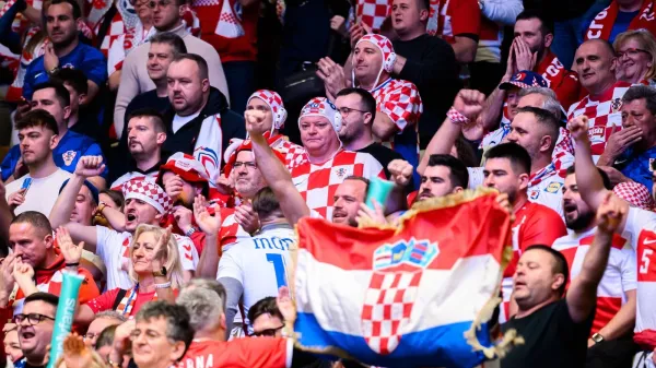 Okoli sprejema hrva&scaron;kih rokometa&scaron;ev v Zagrebu se je razvila prava drama. 