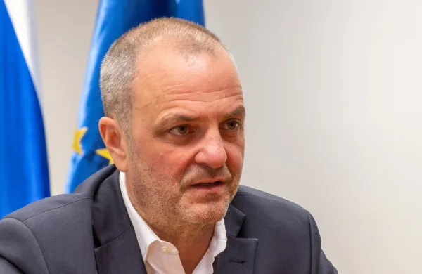 Kdo bo nadomestni poslanec Gibanja Svoboda iz primorske volilne enote za dober mesec dni