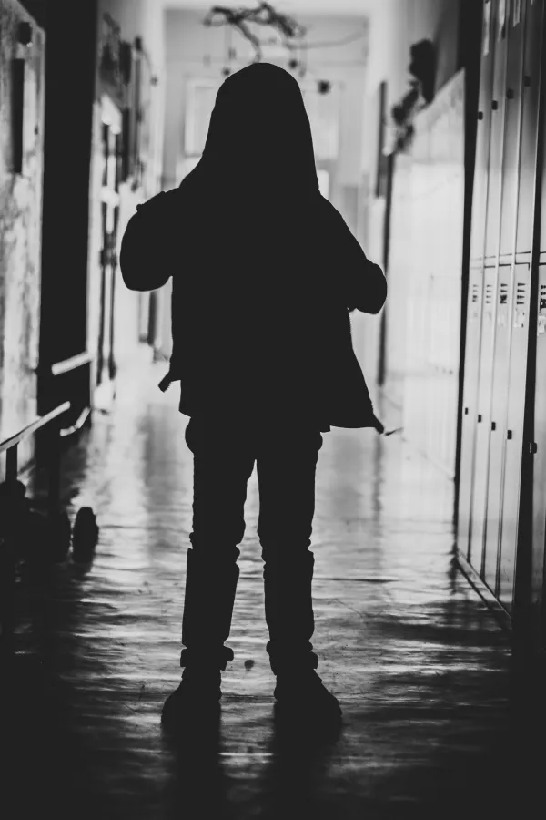 Mama kot iz nočne more: sin je moral lizati strani&scaron;čno &scaron;koljko, na posteljo mu je stresla biolo&scaron;ke odpadke
